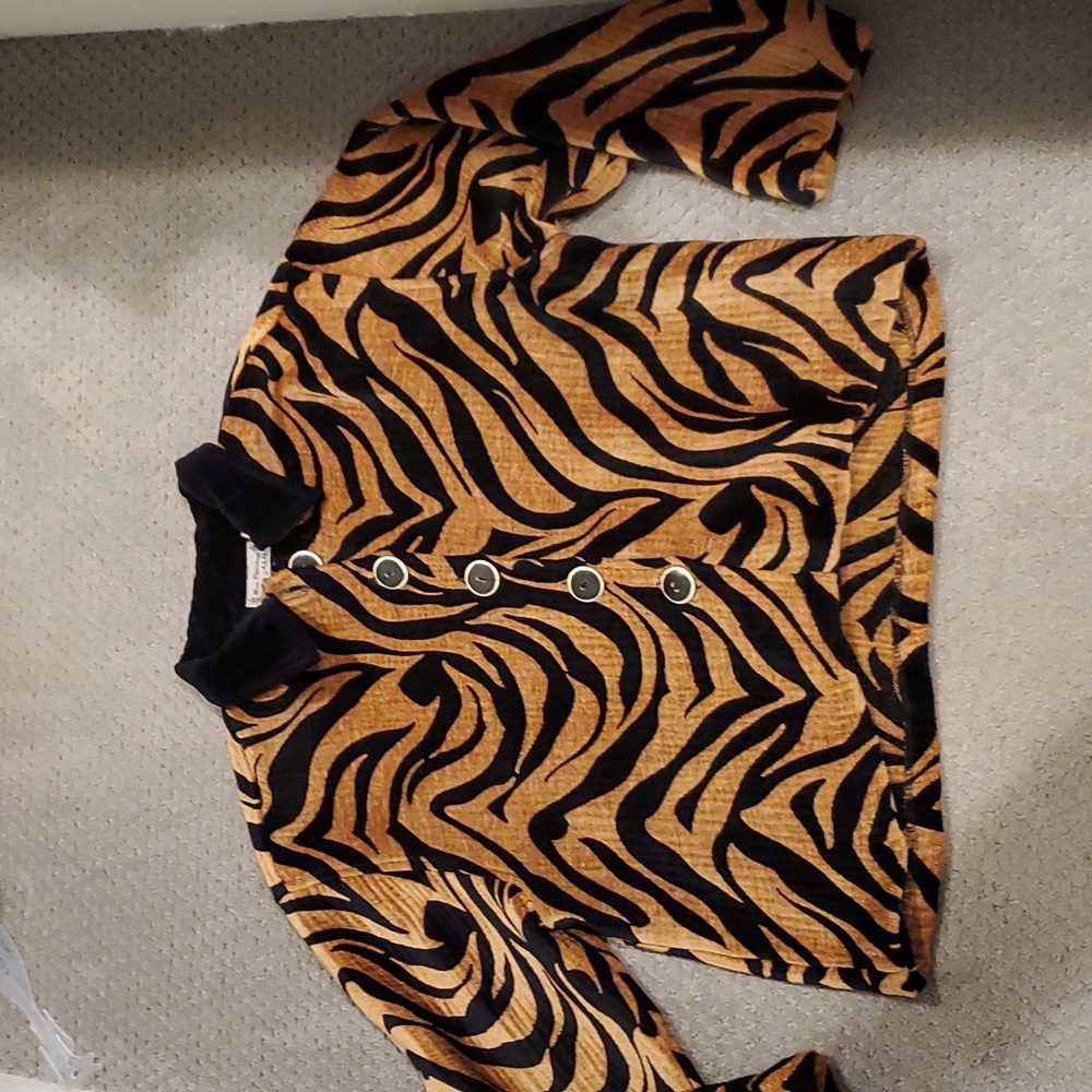 VINTAGE Animal Print ladies coat. HEAVY material